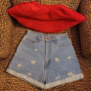 Daisy embroidered shorts